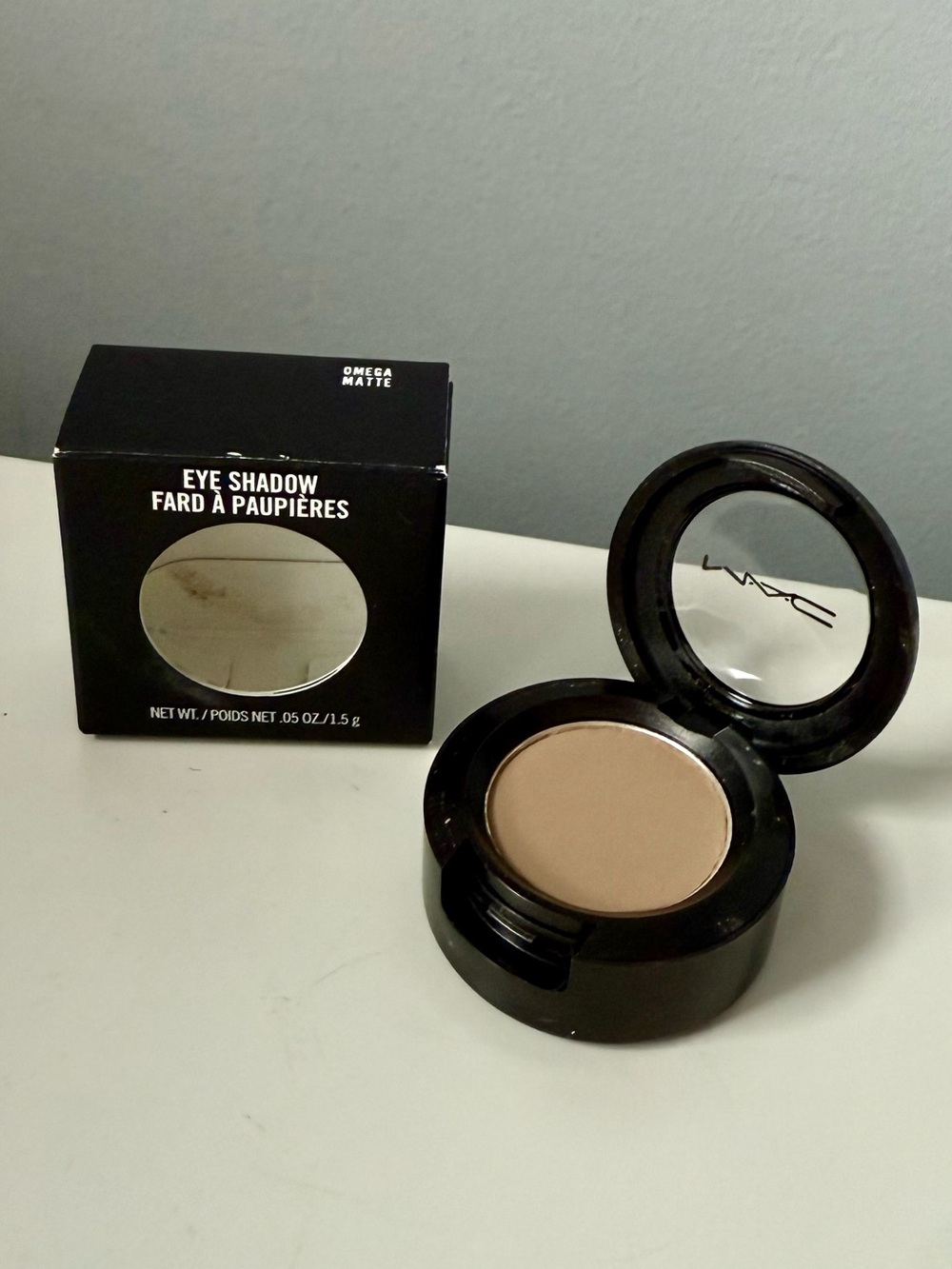 MAC Cosmetics Omega Matte Single Eyeshadow Contour Powder